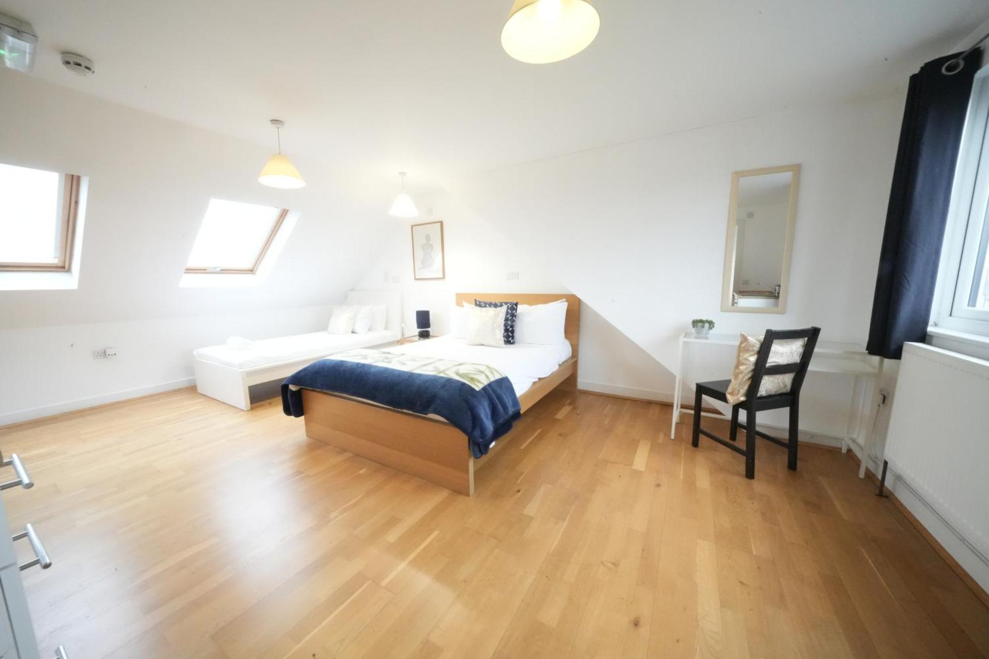 The Great Airport Place: Heathrow-Convenient Private Rooms Harmondsworth Exterior photo