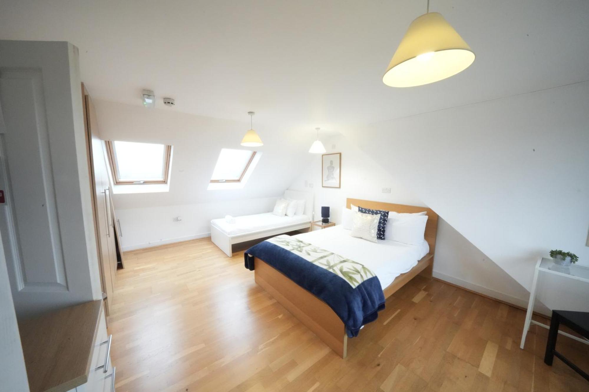 The Great Airport Place: Heathrow-Convenient Private Rooms Harmondsworth Exterior photo