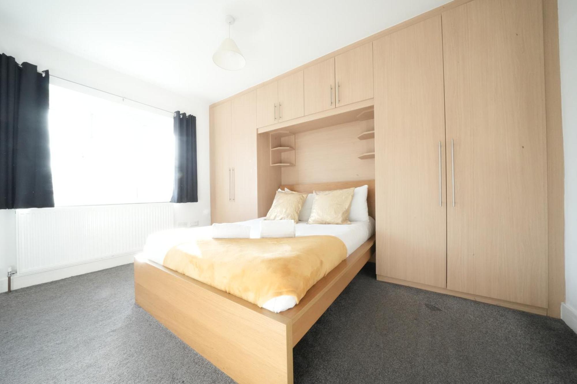 The Great Airport Place: Heathrow-Convenient Private Rooms Harmondsworth Exterior photo