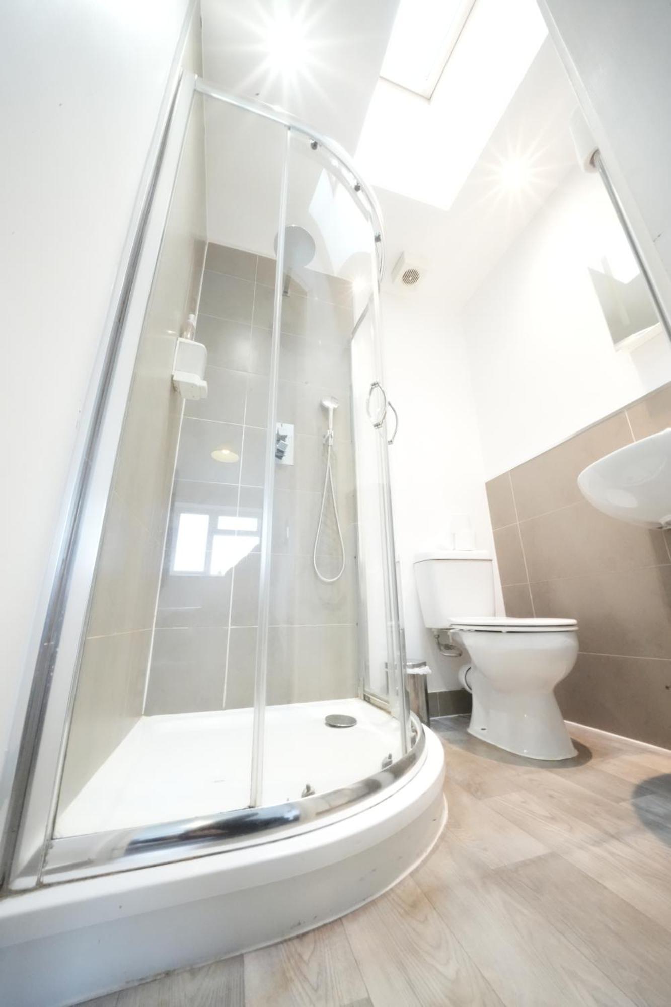 The Great Airport Place: Heathrow-Convenient Private Rooms Harmondsworth Exterior photo